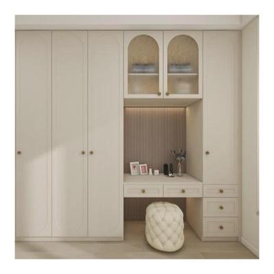 China Moderne stijl 3 deur kast met spiegel dressing table YALIG Custom Made Solid Wood Te koop