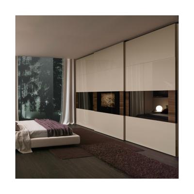 China Bedroom Furniture Sliding Door Wardrobes in Wood Style with Eased Edge Metal Cabinets for sale