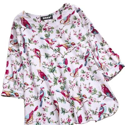 China Spring 2020 new women's loose round neck 3/4 sleeve anti-pilling anti-pilling cotton and canvas shirt flower and bird print tops for sale