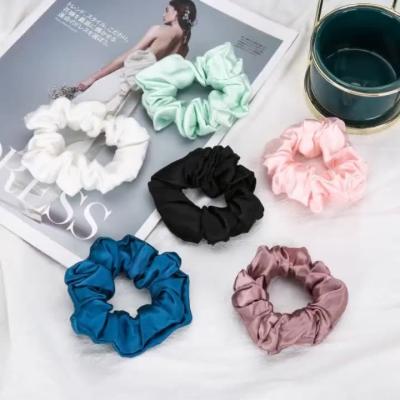 中国 注文の22mmのクワ絹のScrunchies 0.03kgの伸縮性がある毛バンド 販売のため