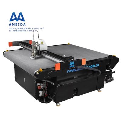 China Garment Shops Computerized Slitter Leather Flatbed Cutter Servo Rotary Die Cutting Machine for sale