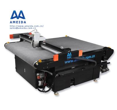 China Garment Shops AMEIDA Rubber Sheet Cutting Machine Easy Operation Flatbed Cutter For Apparel Industry for sale