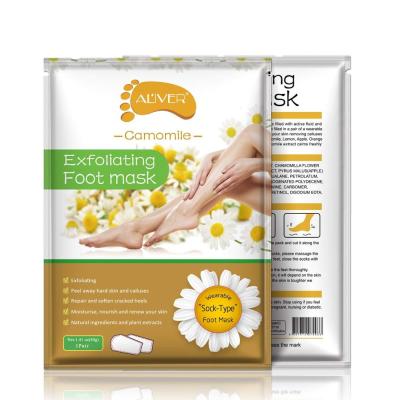 China Making foot like a Baby Foot Skin Exfoliating Mask soft feet in 1-2 weeks, chamomile exfoliating booties to peel off calluses and dead skin for sale