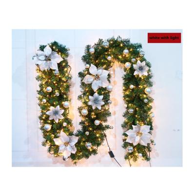 China Nice Quality Durable Rattan Wreath Christmas Wreath Door Hanging Decoration for sale