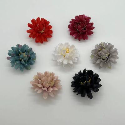 China DIY Rustic Artificial Chrysanthemum Small Heads Wedding Home Decor Artificial Daisy Heads Wholesale for sale