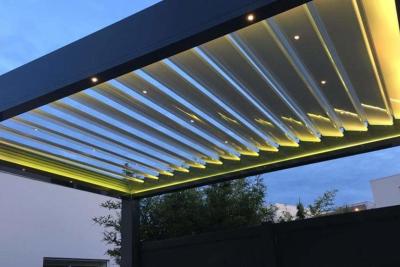 China Blade 260mm Louvered Pergola System Free Design Witn Blinds Aluminum Adjustable for sale