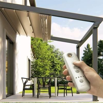 China Protección de tiempo retractable de la tela del PVC de la alta tensión de la pérgola del tejado de los hoteles/de los restaurantes en venta