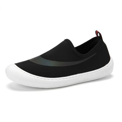 China Latest Lightweight Comfortable Casual Shoes Mens Walking Shoes Mens Ladies Ladies Slip On Shoe Designs for sale