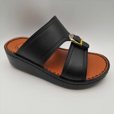 China Anti-Smell Pakistan PU Material Men Sandals And Slippers Arab Slippers Black Slipper for sale