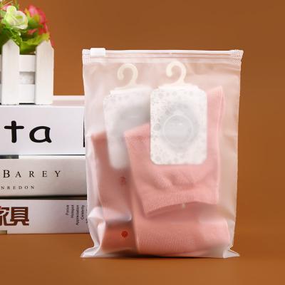 China Recyclable High Quality Plastic Tote Bags For Cloth With Zipper for sale