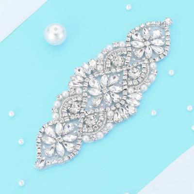 China Flatback (30PCS  )Wholesale hand sewn beaded bridal silver crystal rhinestone applique patch iron on for wedding dresses WDD0401 for sale