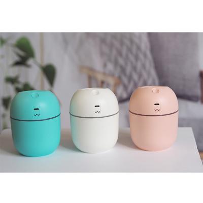 China 2022 New 220ml Mini Room Atomizer Cute Aroma Humidifier LED Diffuser USBHome Light Atmosphere LED Diffuser Smart Aromatherapy Mist Air Nebulizer Ultrasonic Air Cool Humidifier for sale