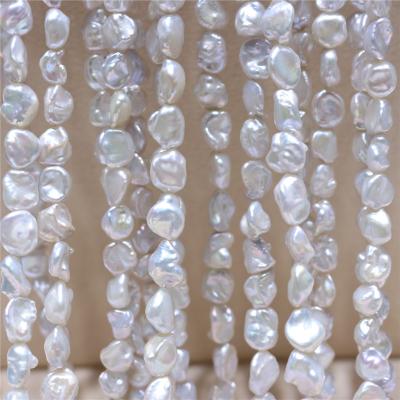 China Special Shaped CLASSIC 9-10mm Baroque White Color Pearl Strand Light Weight Freshwater Pearl Necklace for sale