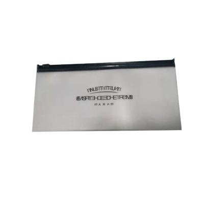 China Recyclable PVC Zipper Custom Transparent Closure Stationery Cosmetic Pouch Overnight Bag With Printing for sale