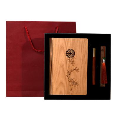 China High Quality Chinese Style Wooden Custom Logo A5 Notebook Hard Cover Notebook Planner Gift Set à venda