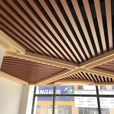 Cina Legno Grano U Forma Stretch Profile di alluminio soffitto Metallo Profile sospeso Striscia soffitto in vendita