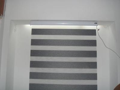 China Zebra Blackout Electric Roller Blind Oranger Manual for Villas for sale