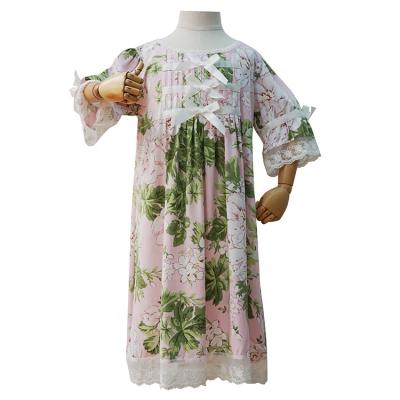 China Wholesale Factory Sleeves Style QUICK DRY Silk Nightgown Flower Trim Lace Flower Shorts Sheath Dressing Gown For Little Girls for sale