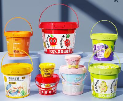 China Reusable UV Resistant White Round Food Grade Bucket / Food Grade Pail with Lids à venda