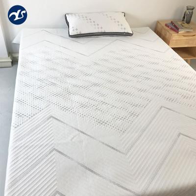 China Strip Waterproof Mattress Cover With Zipper King Size Bedspread Mattress Protector for sale