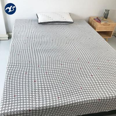 China Houndstooth Pattern Waterproof Mattress Cover With Zipper King Size Bedspread Lightweight Luxury Mattress Cover Diamonds for sale