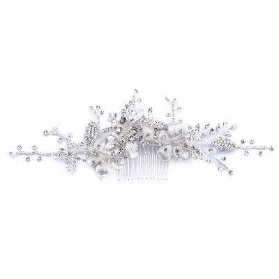 China Crystal hair comb wedding hair accessories from Europe and America handcrafted bridal headpiece bridal ornament tiara for sale