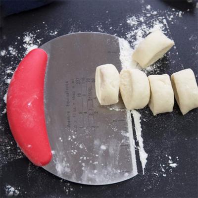 China Sustainable Wholesale Stainless Steel Pastry Dough Scraper With Plastic Handle For Cake Baking for sale