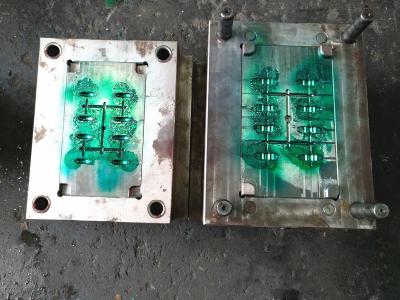 China Cold Runner Injection Molding Tooling 8 Cavity Mirror / Polishing Surface for sale