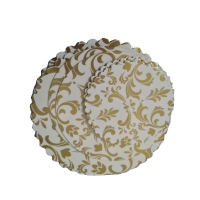 China Greaseproof Gold / Silver Foiled Round Scallop Shape Paper Cake Board , Cake Decorating Board for sale