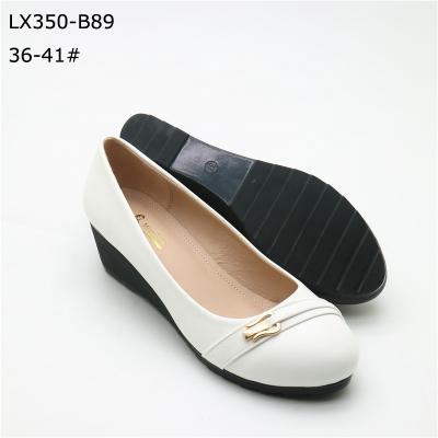 China Durable New Design Fashion Comfortable Foldable Ladies Leather Driving Flat Shoes for sale