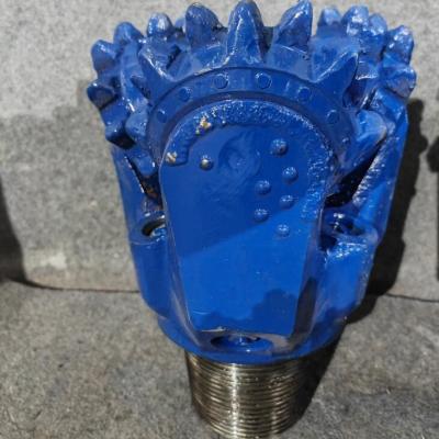 China Kohlenstoffstahl Tricone Rock Bit Three Cone Roller Bits Rock Drill Wasserbrunnen Bauindustrie zu verkaufen