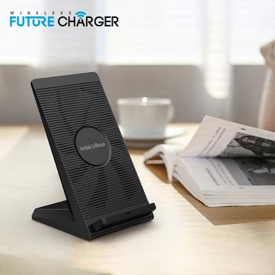 China 2018 New Style Cell Phone Mobile Phone Fast Charging Wireless Charger Stand For iPhone for sale