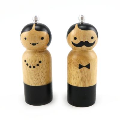 China Viable Couple 2pcs Wooden Mr Salt Mrs Pepper and Pepper Lovers Salt Mill Grinder Set for sale