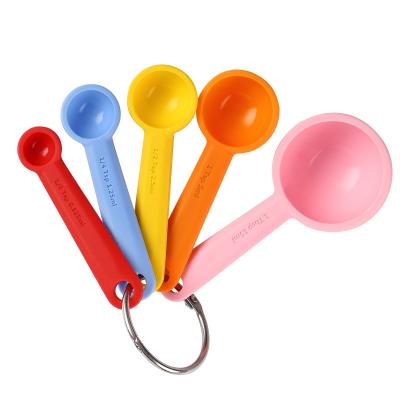 China Sustainable 15ml 5ml 2.5ml kitchen accessories wholesale coffee long handle silicone plastic measuring spoons set for sale