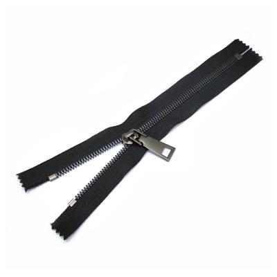 China Sustainable high quality black zipper for bags for sale