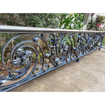 China Industrial Outdoor Luxury Antique Wrought Iron Balustrade for sale