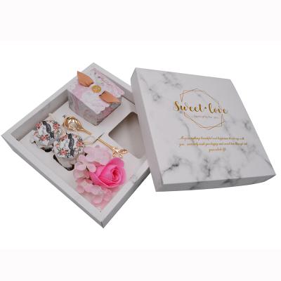 China Recyclable Custom Cosmetic Luxury Gift Box Base And Lid Box Paper Packaging With Logo For Gifts for sale