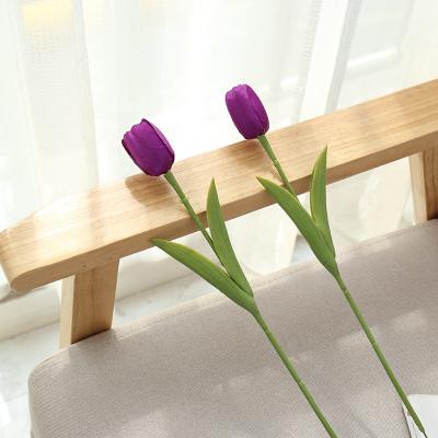 China 2021 Yiwu Fashion Tulip Artificial Flowers Plastic Fabric Factory For Home Decor for sale