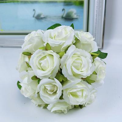 China Minimalist Decorative Simple Artificial Stems Bouquet Silk Roses For Sale Wedding for sale