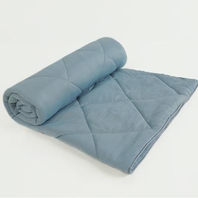 China Bamboo Light Ice Summer Queen Size Folded Silk Cooling Blanket For Hot Sleepers for sale