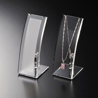 China Eco-friendly L Shape Clear Acrylic Necklace Display Rack Rings Show Stand Jewelry Display Rack for sale