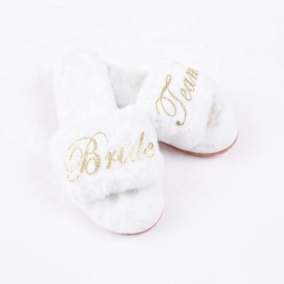 China Fashion Trend Private Label Faux Vegan Fur Slides Fluffy Custom Slippers For Female Ladies Women Fur Wedding Slippers for sale