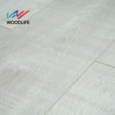 China Cheap and high quality traditional low price laminate flooring with different colors for sale