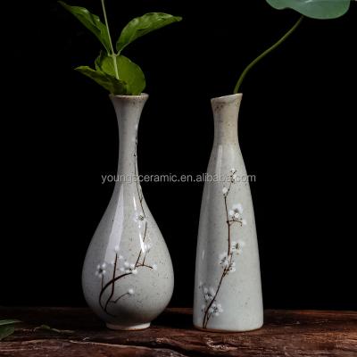 China Antique Chinese hand painted ceramic small porcelain flower vases simple gift for sale