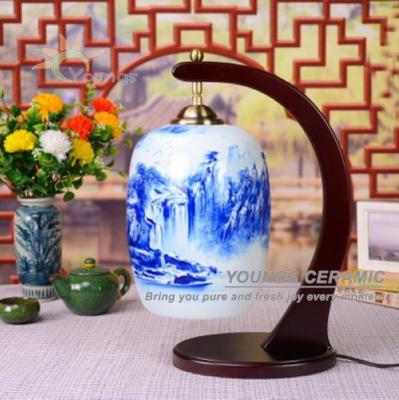 China Traditional Chinese Decoration Hand Painted Porcelain Table Lamps for sale