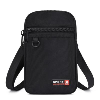 China Lightweight Professional Casual Men Chest Shoulder Bags Custom Phone Sling Crossbody Men Leisure Messenger Mobile Bag for sale