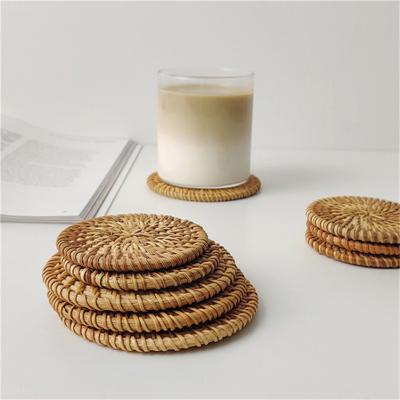 China Sustainable Tea Coaster Anti Slip Resin Handmade Non Woven Set and Costers Bamboo Cup Card Round Rattan Place Mat with Water Hyacinth for sale