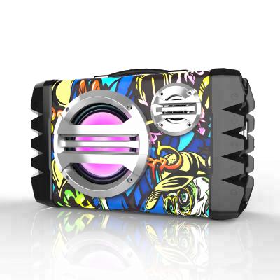 China NEW PORTABLE PORTABLE SPEAKER WITH BELT PLAYING MP3/USB/TF for sale