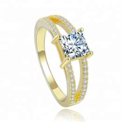 China Fashionable Women's Fashion Minimalist Engagement Ring 18K Silver 18K Gold Plated Engagement Ring Custom for sale