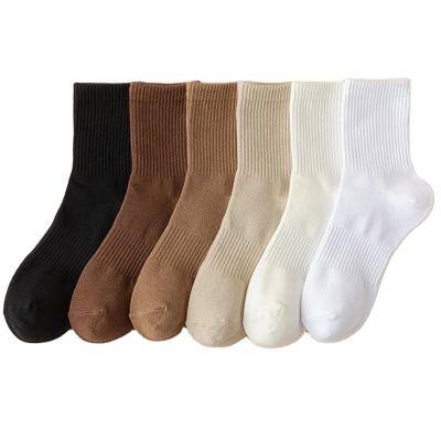 China Antibacterial Men's Medium Tube Sock Autumn Winter Cotton Classic Leisure Business Socks for sale